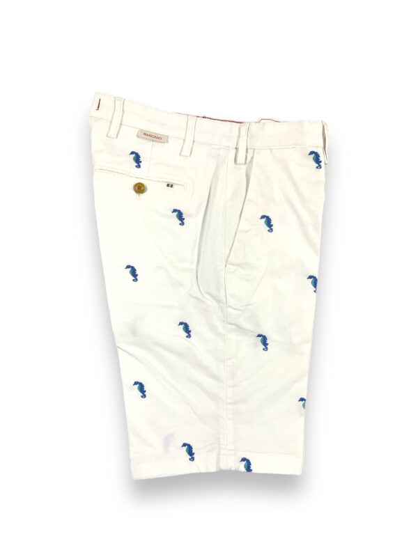 BERMUDA IN GABARDINE COLOR BIANCO CON FANTASIE CAVALLUCCI MARINI