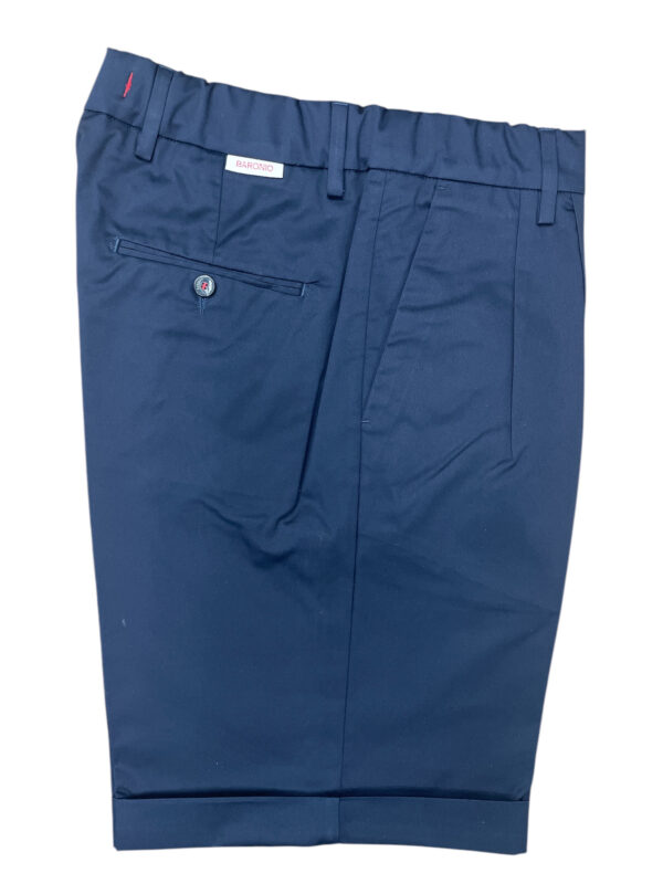 BERMUDA REGULAR FIT CON PINCES E RISVOLTO IN GABARDINE COLOR BLU CHIARO