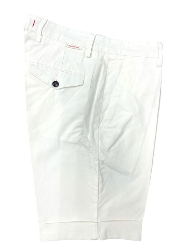 BERMUDA REGULAR FIT CON RISVOLTO E PATTINE IN POPELINE COLOR BIANCO