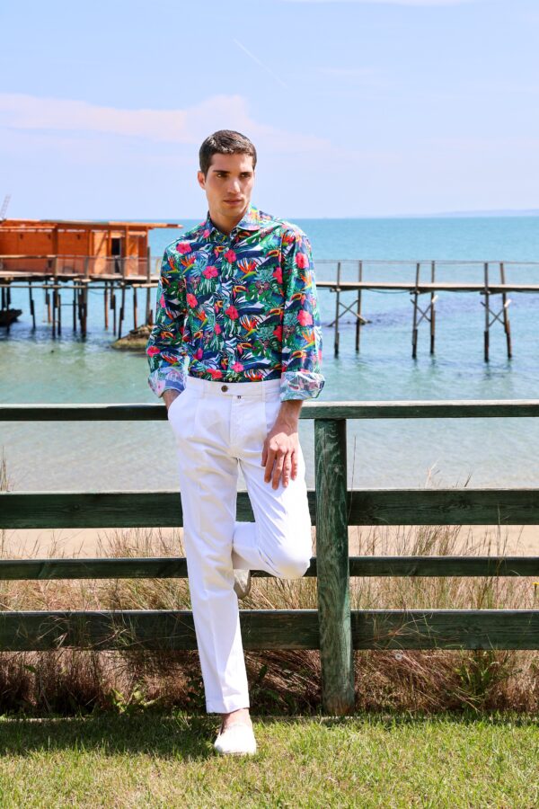 PANTALONE CARROT CON PENCE IN RASO COLOR BIANCO