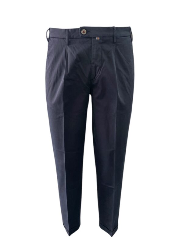 PANTALONE CARROT CON PENCE IN RASO COLOR BLU