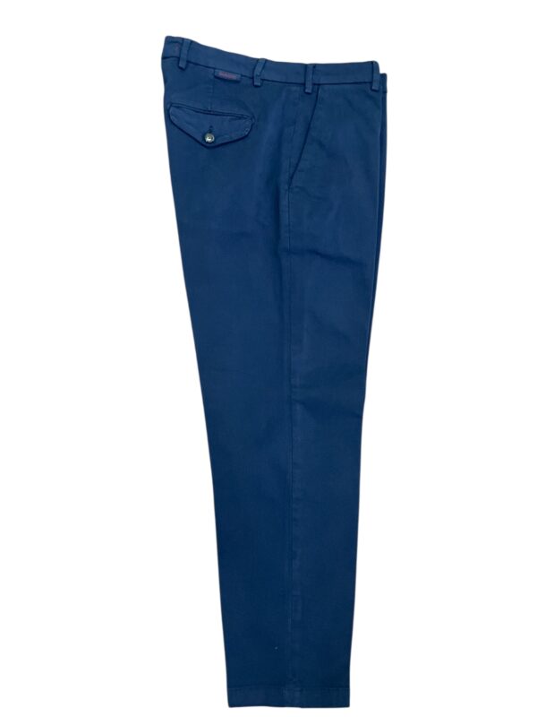 PANTALONE CHINO CON PATTINE IN GABARDINE COLOR BLU SCURO