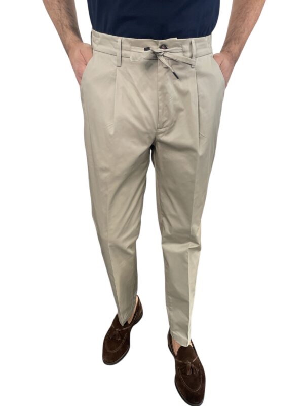 PANTALONE CON COULISSE E PINCES IN POPELINE COLOR BEIGE