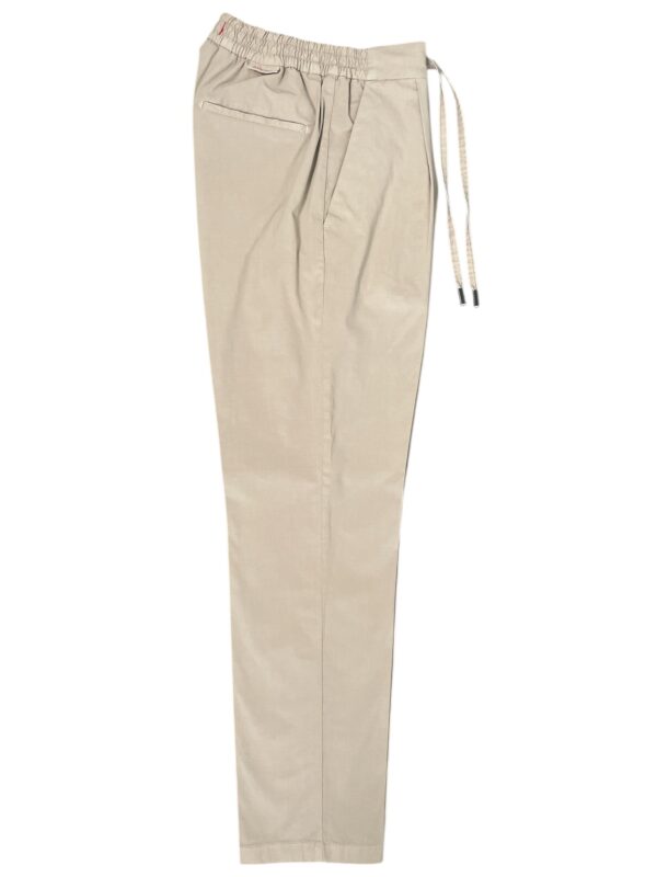 PANTALONE CON COULISSE E PINCES IN POPELINE COLOR FANGO