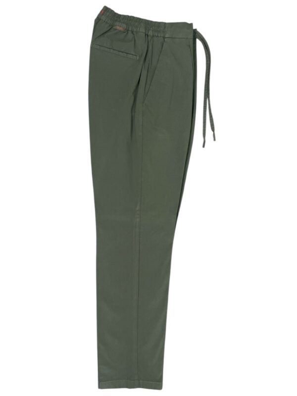 PANTALONE CON COULISSE E PINCES IN POPELINE COLOR VERDE MILITARE