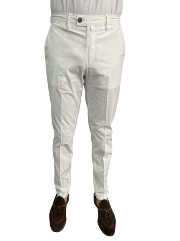 PANTALONE REGULAR FIT IN POPELINE COLOR BIANCO