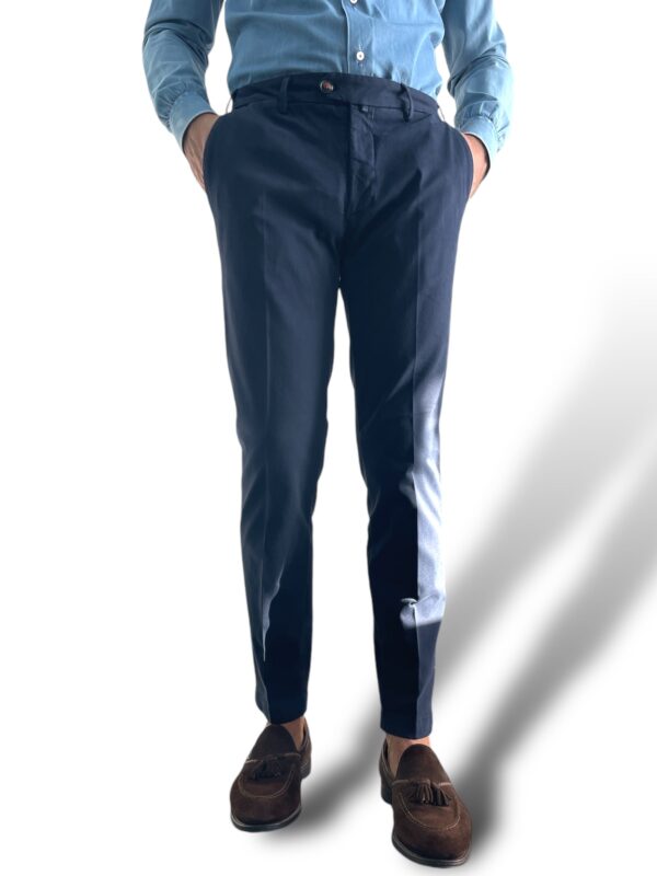 PANTALONE SLIM FIT IN GABARDINE COLOR BLU CHIARO