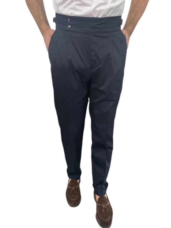 PANTALONE TASCA AMERICA CON FIBBIE IN GABARDINE COLOR BLU