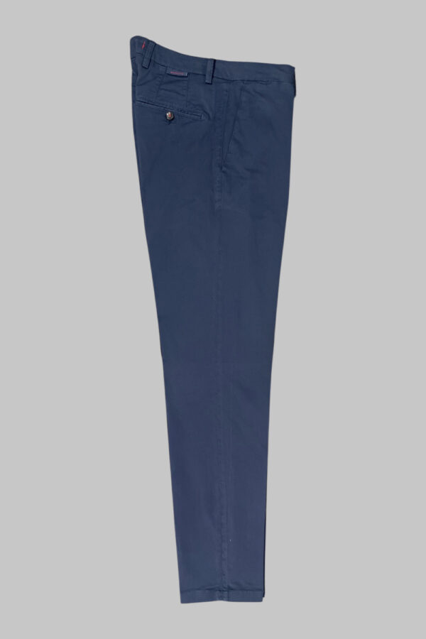 PANTALONE CHINO REGULAR FIT IN POPELINE COLOR BLU CHIARO