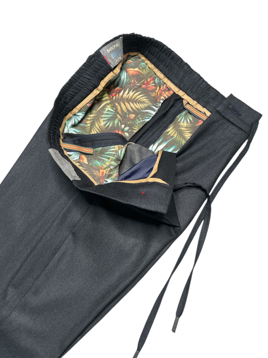 PANTALONE TASCA AMERICA CON COULISSE E PATTINE POSTERIORI IN LANA COLOR BLU SCURO - immagine 3