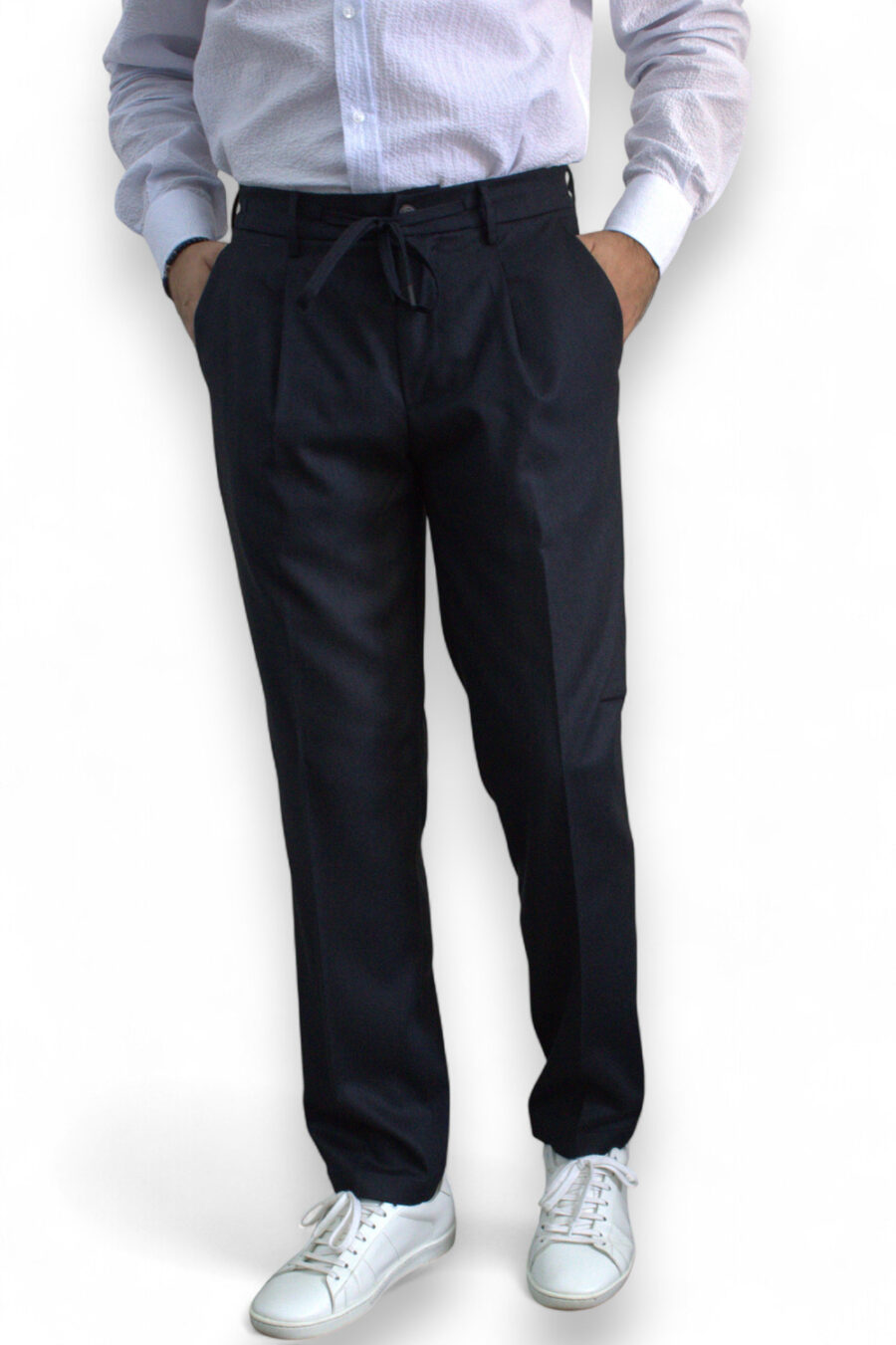 PANTALONE TASCA AMERICA CON COULISSE E PATTINE POSTERIORI IN LANA COLOR BLU SCURO - immagine 4