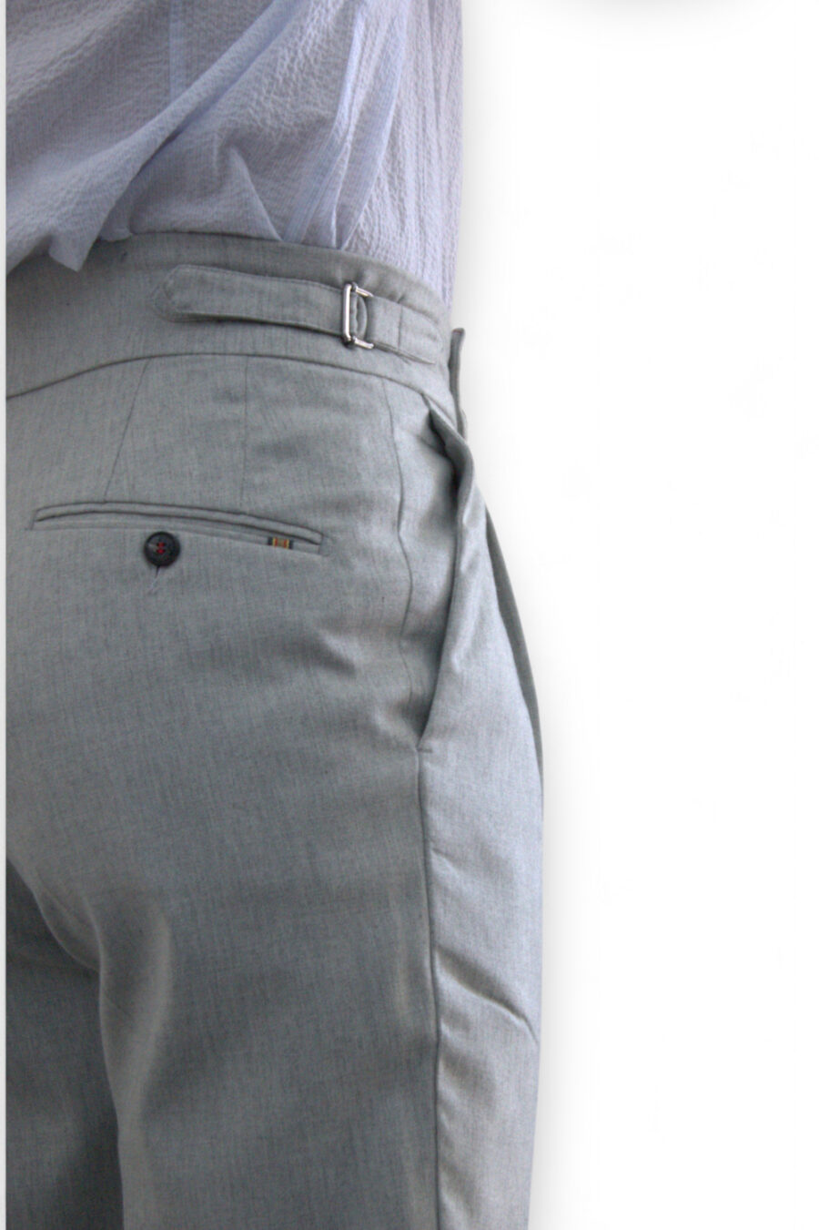 PANTALONE TASCA AMERICA CON BUSTINO ALTO E FIBBIE LATERALI COLOR GRIGIO CHIARO - immagine 7