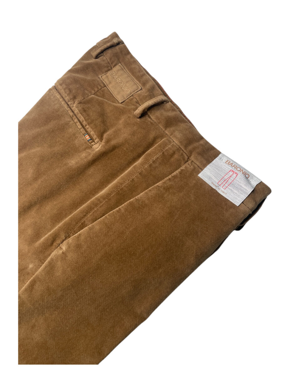 PANTALONE SLIM FIT IN VELLUTO LISCIO COLOR BISCOTTO - immagine 2