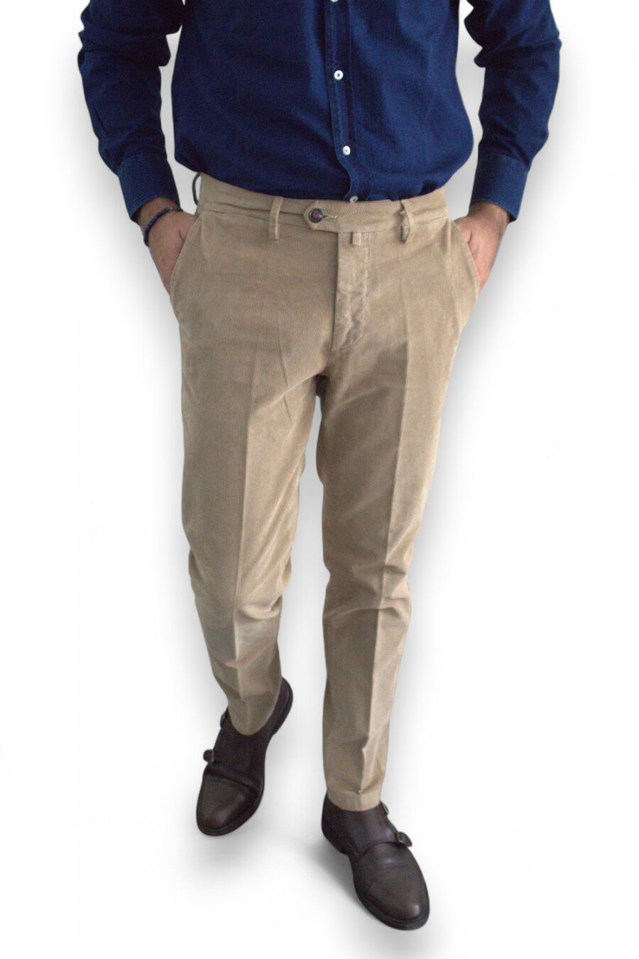 PANTALONE SLIM FIT IN VELLUTO ARMATURATO COLOR FANGO - immagine 4