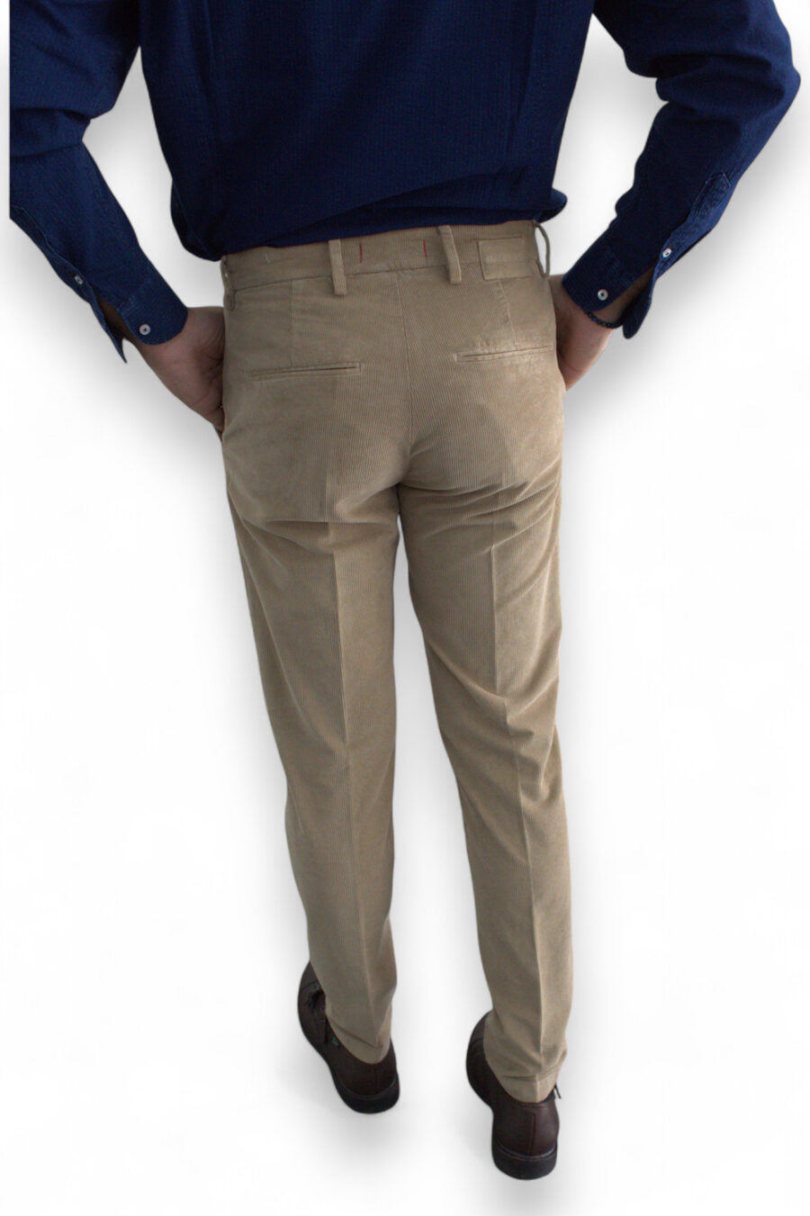 PANTALONE SLIM FIT IN VELLUTO ARMATURATO COLOR FANGO - immagine 5