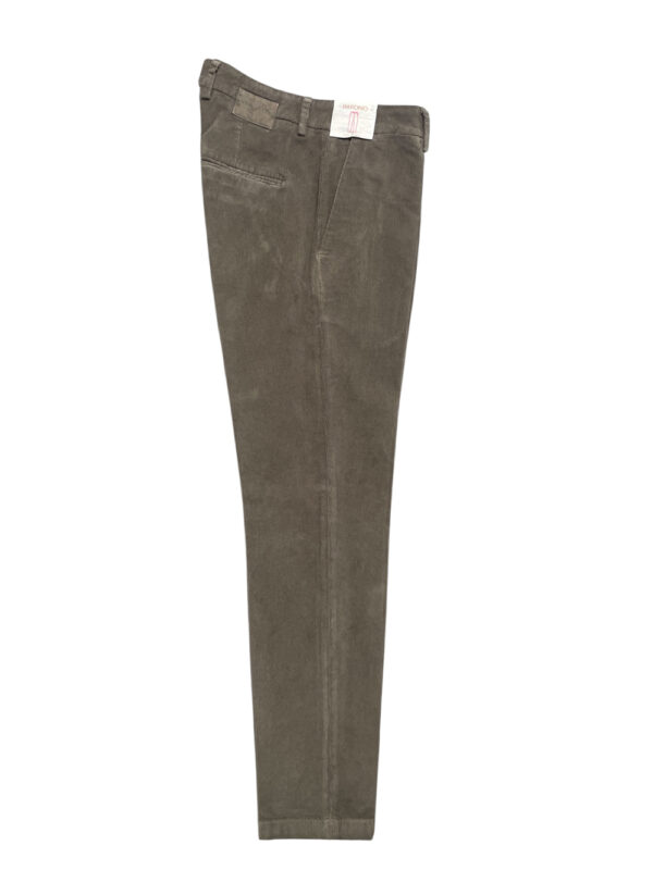 PANTALONE SLIM FIT IN VELLUTO ARMATURATO COLOR TORTORA