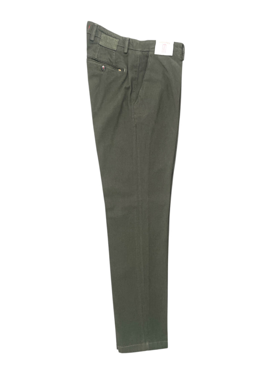 PANTALONE CHINO IN COTONE TINTO FILO COLOR VERDE MILITARE