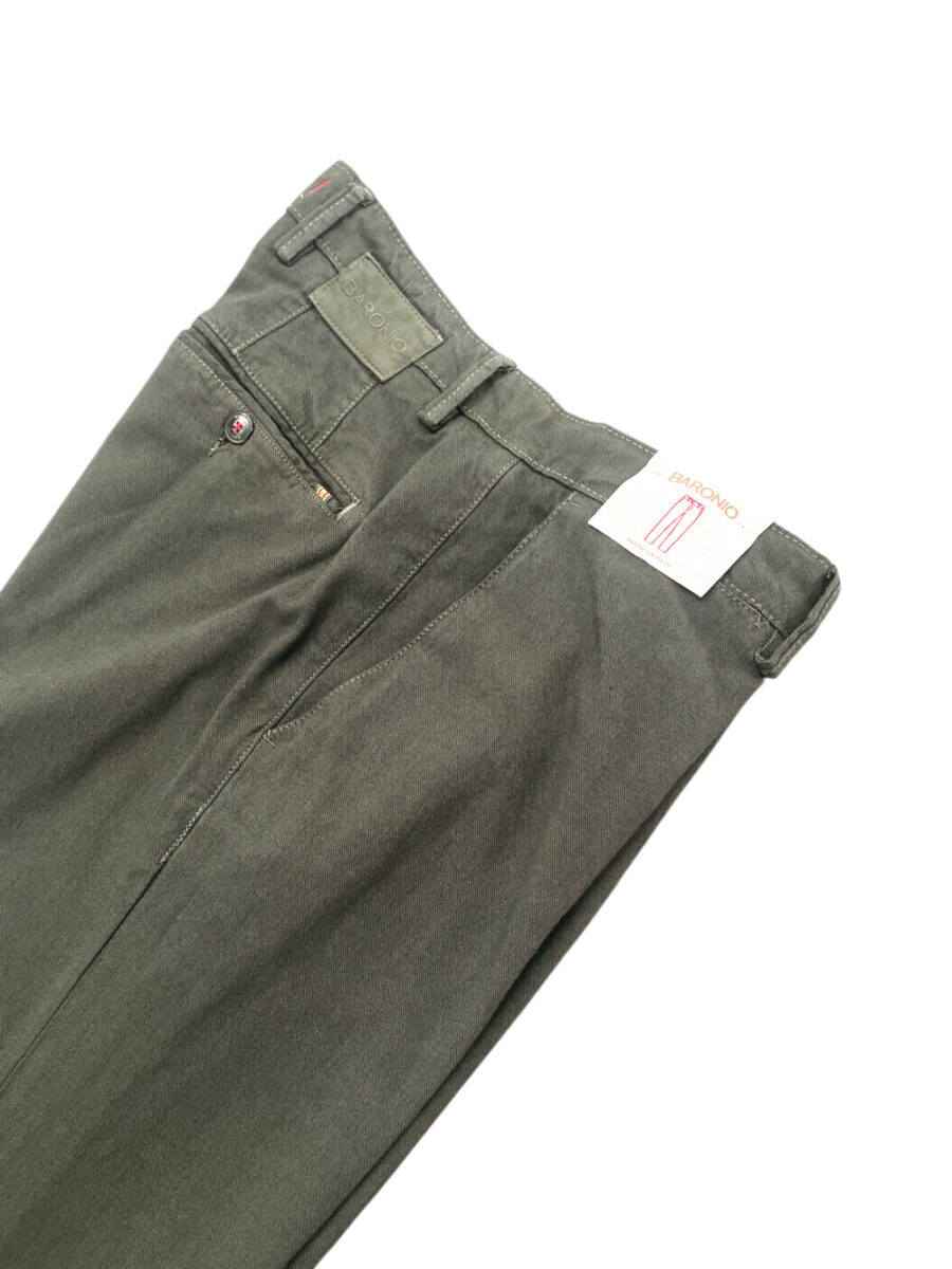 PANTALONE CHINO IN COTONE TINTO FILO COLOR VERDE MILITARE - immagine 2