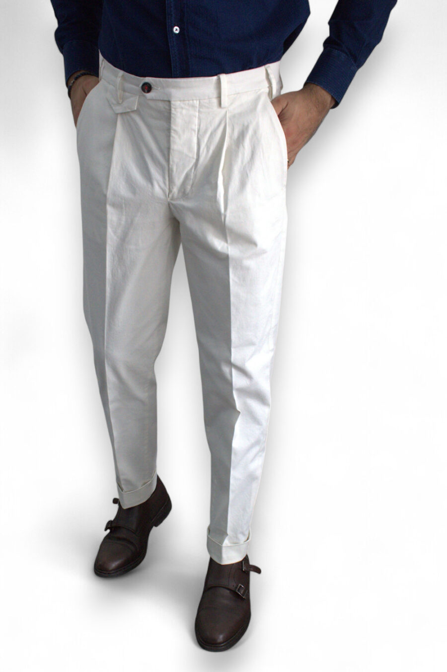 PANTALONE TASCA AMERICA CON PENCE E RISVOLTO COLOR PANNA - immagine 4