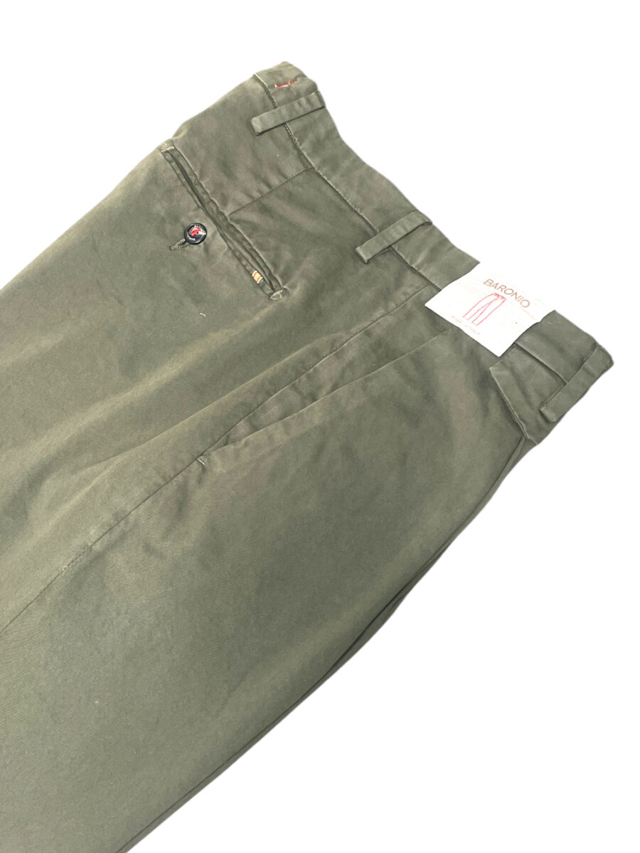PANTALONE TASCA AMERICA CON PENCE E RISVOLTO COLOR VERDE MILITARE - immagine 2
