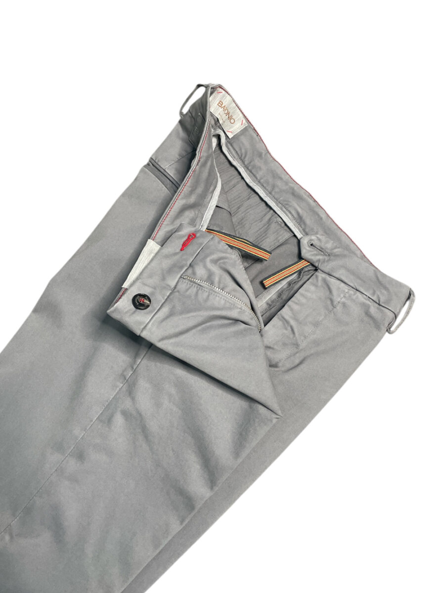 PANTALONE SLIM FIT IN RASO COLOR GRIGIO CHIARO - immagine 3
